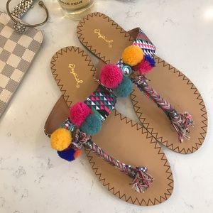 ☀️fun for summer Pom-Pom sandals!